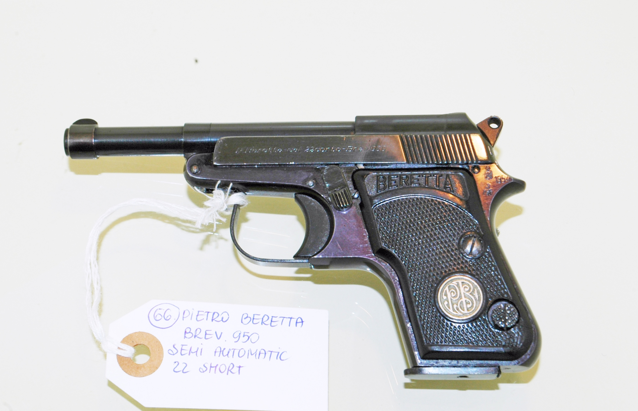 24. Pietro Beretta semi-auto Corto- Brev 950 66