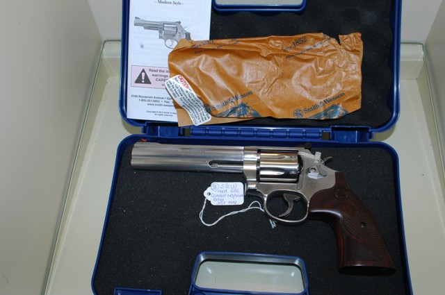 33. .357 MAGNUM–Smith and Wesson revolver model 686 Plus Deluxe 98