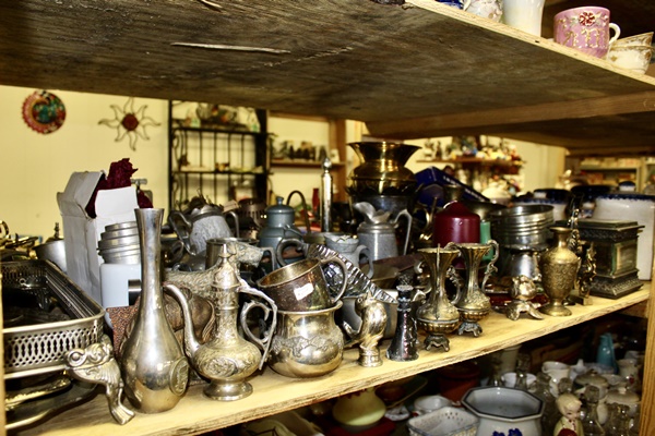 Metal, Pewter, Zinc and Silver-Plated Collectibles